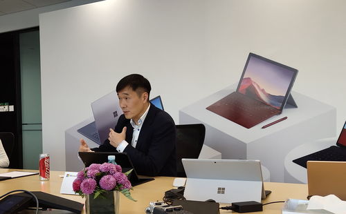 對話微軟鄒作基 云與AI雙輪驅動硬件創新，商用Surface構建獨立銷售體系
